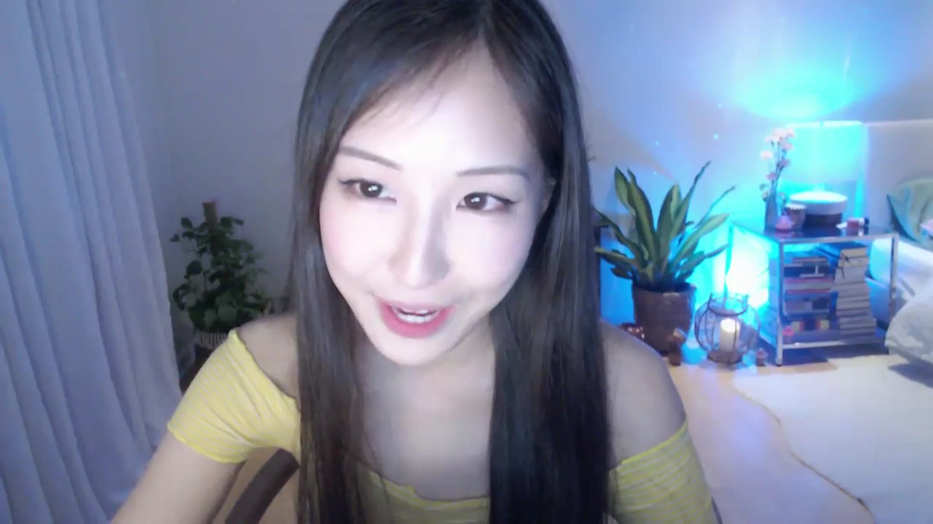 Gallery image thumbnail from AnaMei's myfreecams stream on, 04/21/2024, 04:09 image 2 of 20