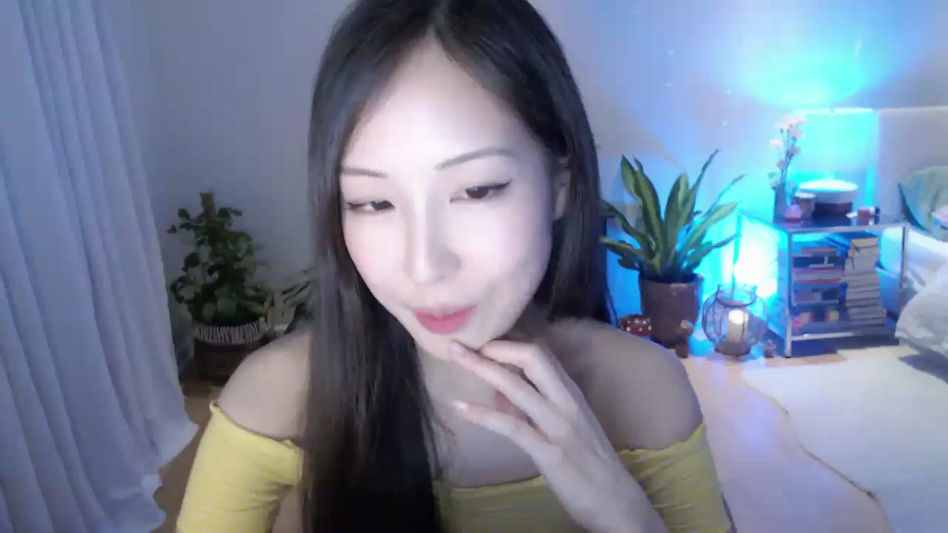 Gallery image thumbnail from AnaMei's myfreecams stream on, 04/21/2024, 04:09 image 12 of 20