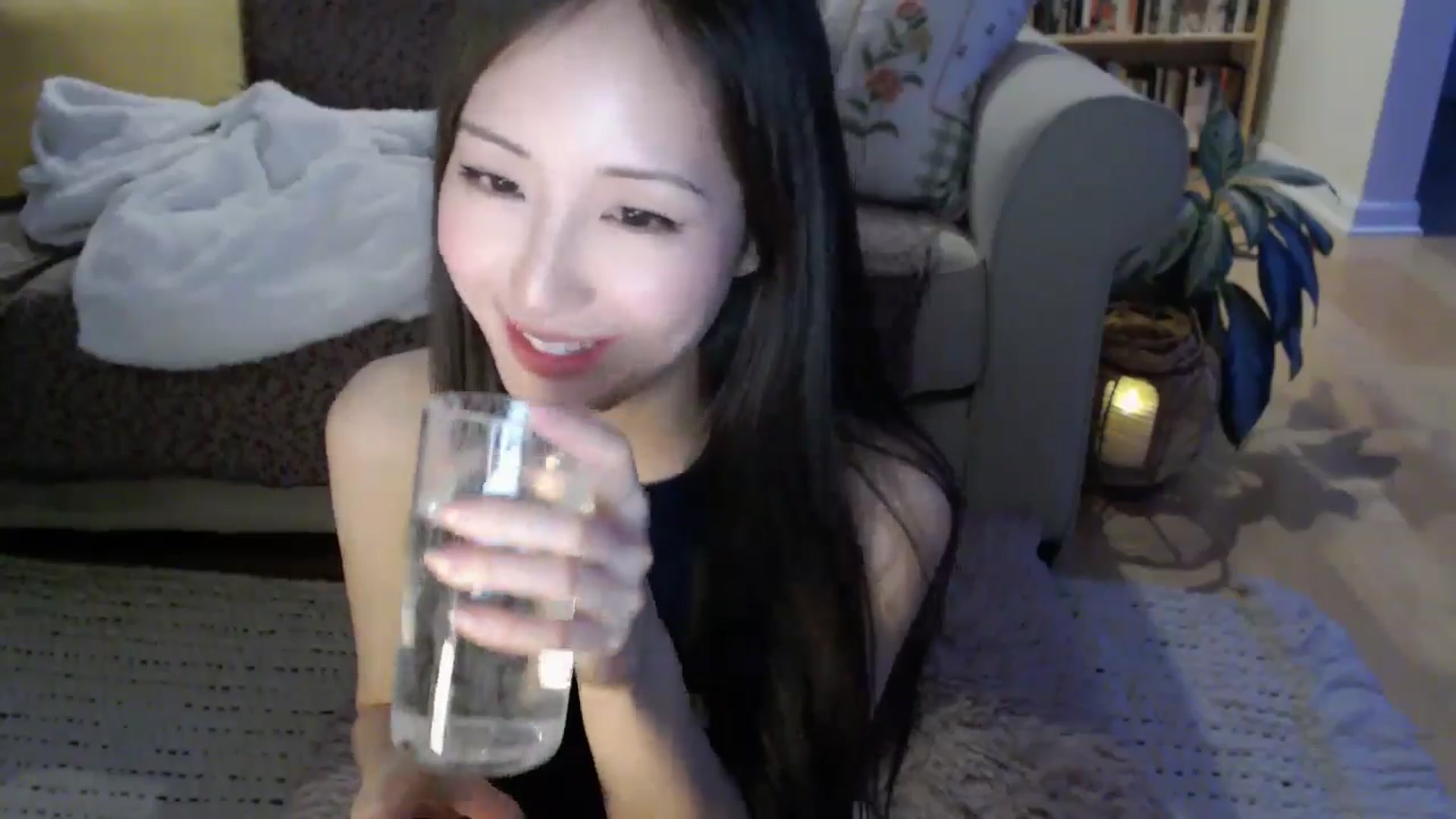 Gallery image thumbnail from AnaMei's myfreecams stream on, 06/16/2024, 05:43 image 13 of 20
