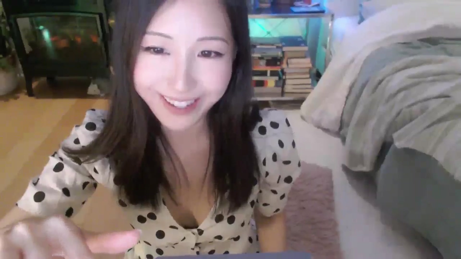Gallery image thumbnail from AnaMei's myfreecams stream on, 07/14/2024, 06:17 image 6 of 20