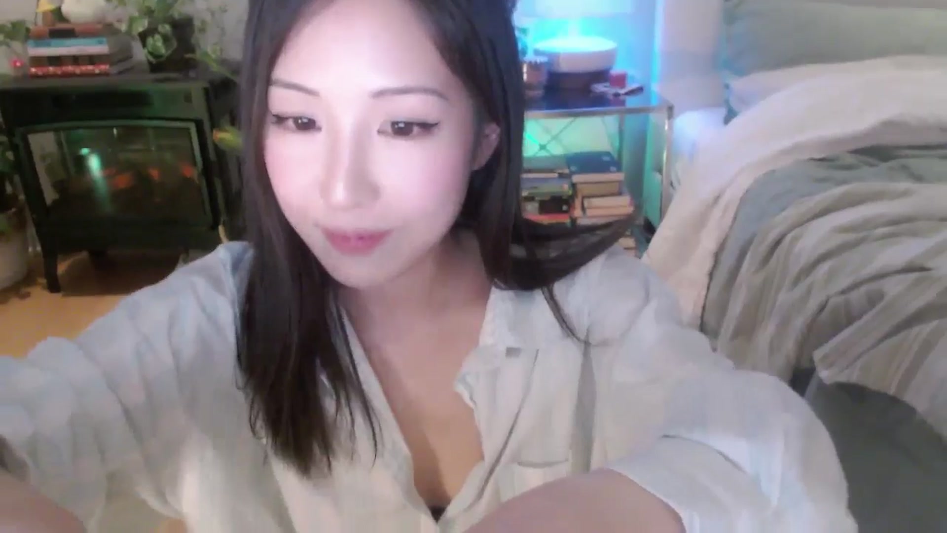 Gallery image thumbnail from AnaMei's myfreecams stream on, 07/14/2024, 06:17 image 12 of 20