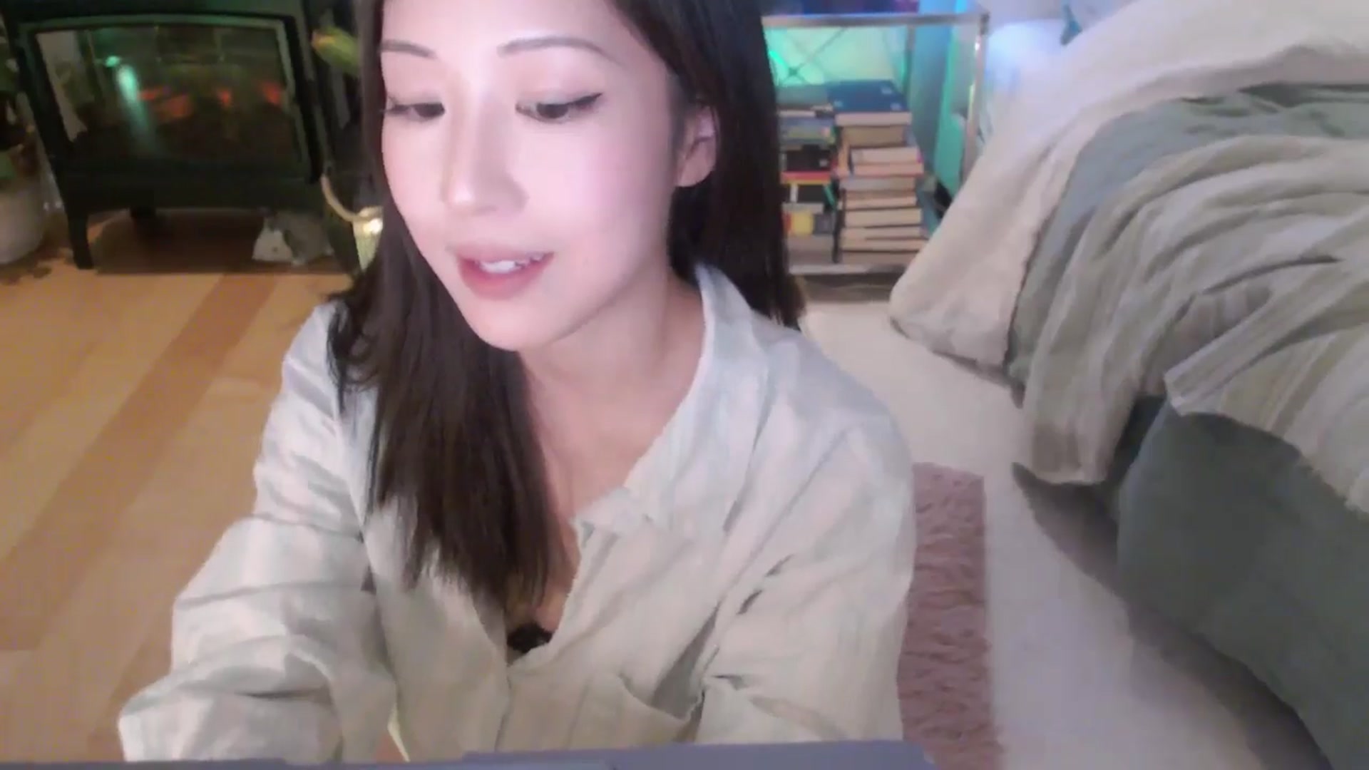 Gallery image thumbnail from AnaMei's myfreecams stream on, 07/14/2024, 06:17 image 9 of 20