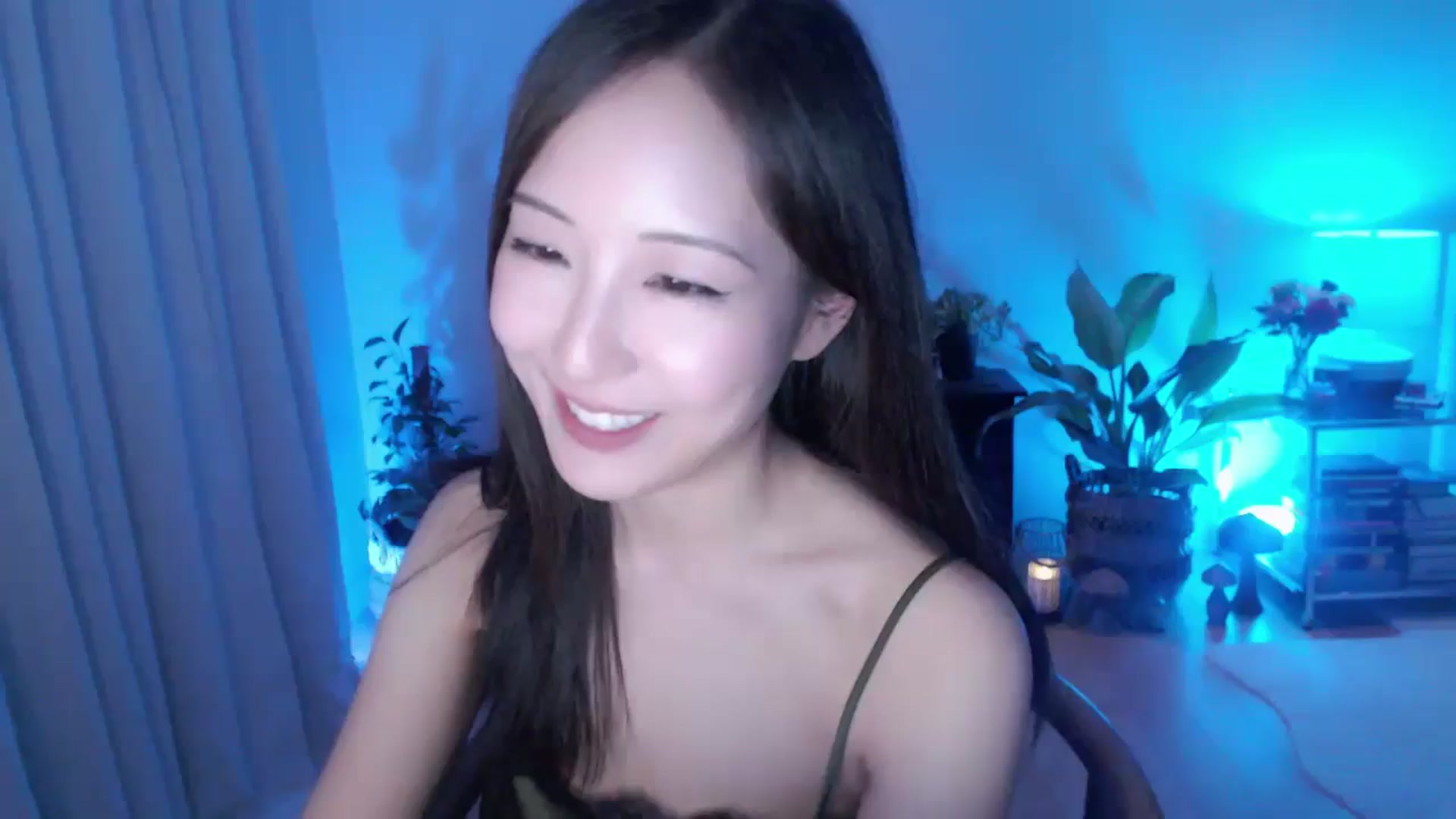 Gallery image thumbnail from AnaMei's myfreecams stream on, 09/08/2024, 05:57 image 15 of 20