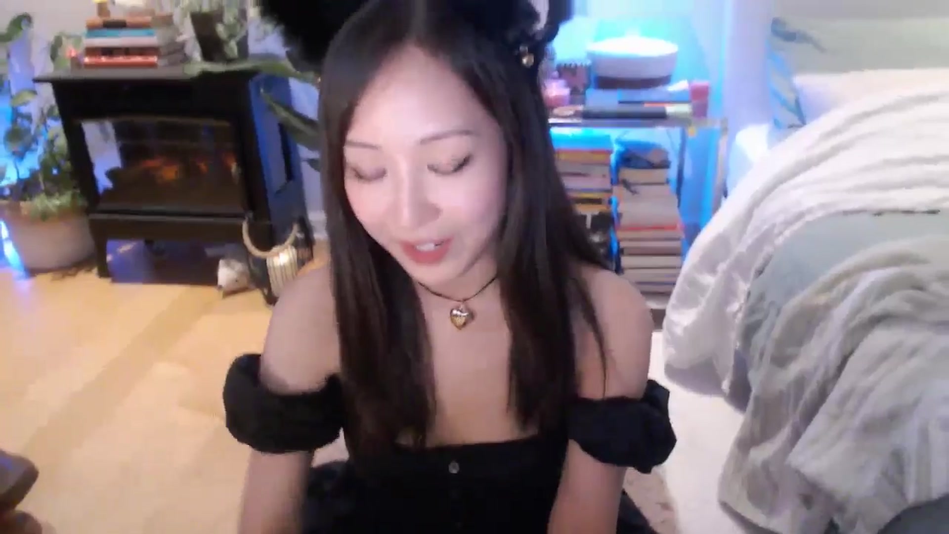 Gallery image thumbnail from AnaMei's myfreecams stream on, 09/22/2024, 05:29 image 8 of 20