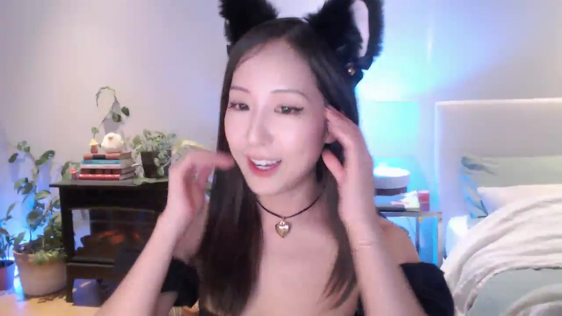Gallery image thumbnail from AnaMei's myfreecams stream on, 09/22/2024, 05:29 image 14 of 20