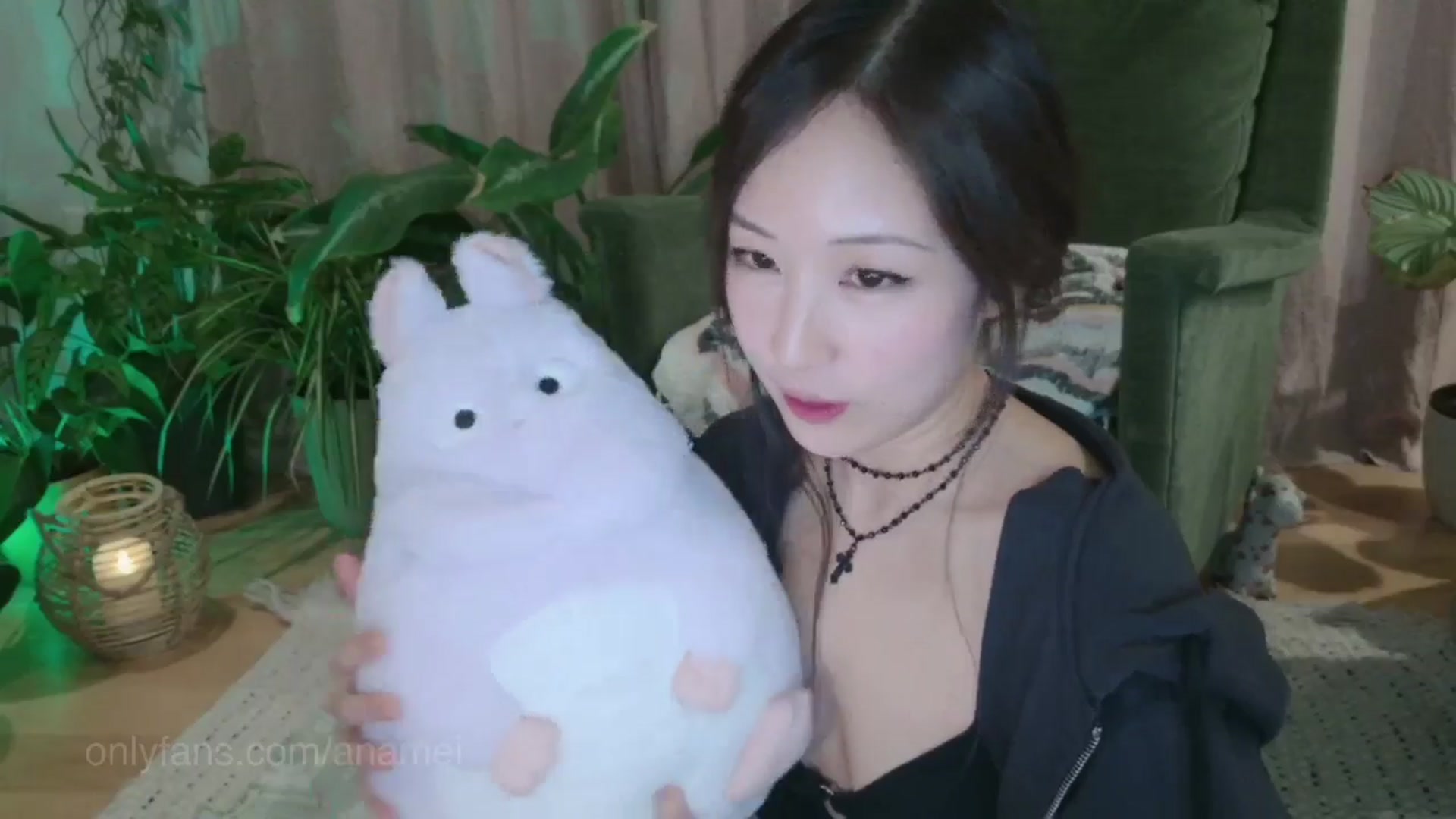 Gallery image thumbnail from AnaMei's myfreecams stream on, 01/26/2025, 05:52 image 16 of 20