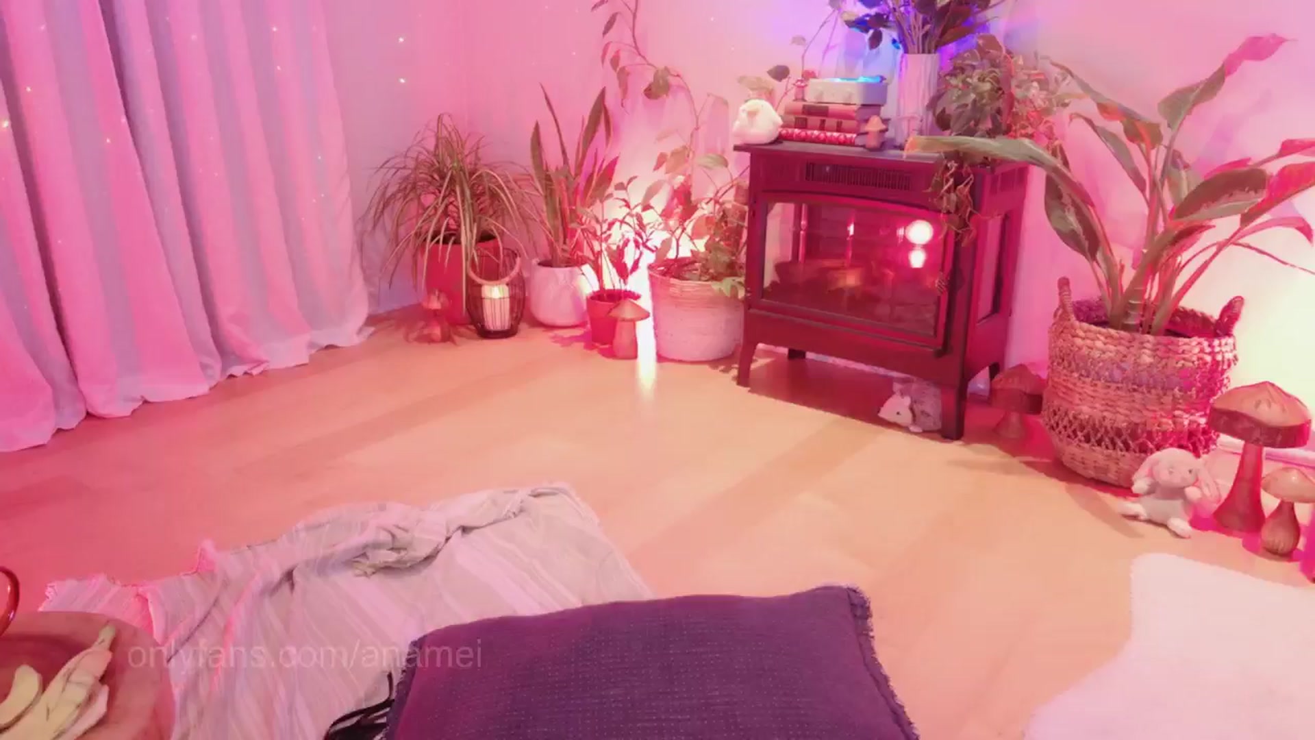 Gallery image thumbnail from AnaMei's myfreecams stream on, 03/09/2025, 06:48 image 20 of 20