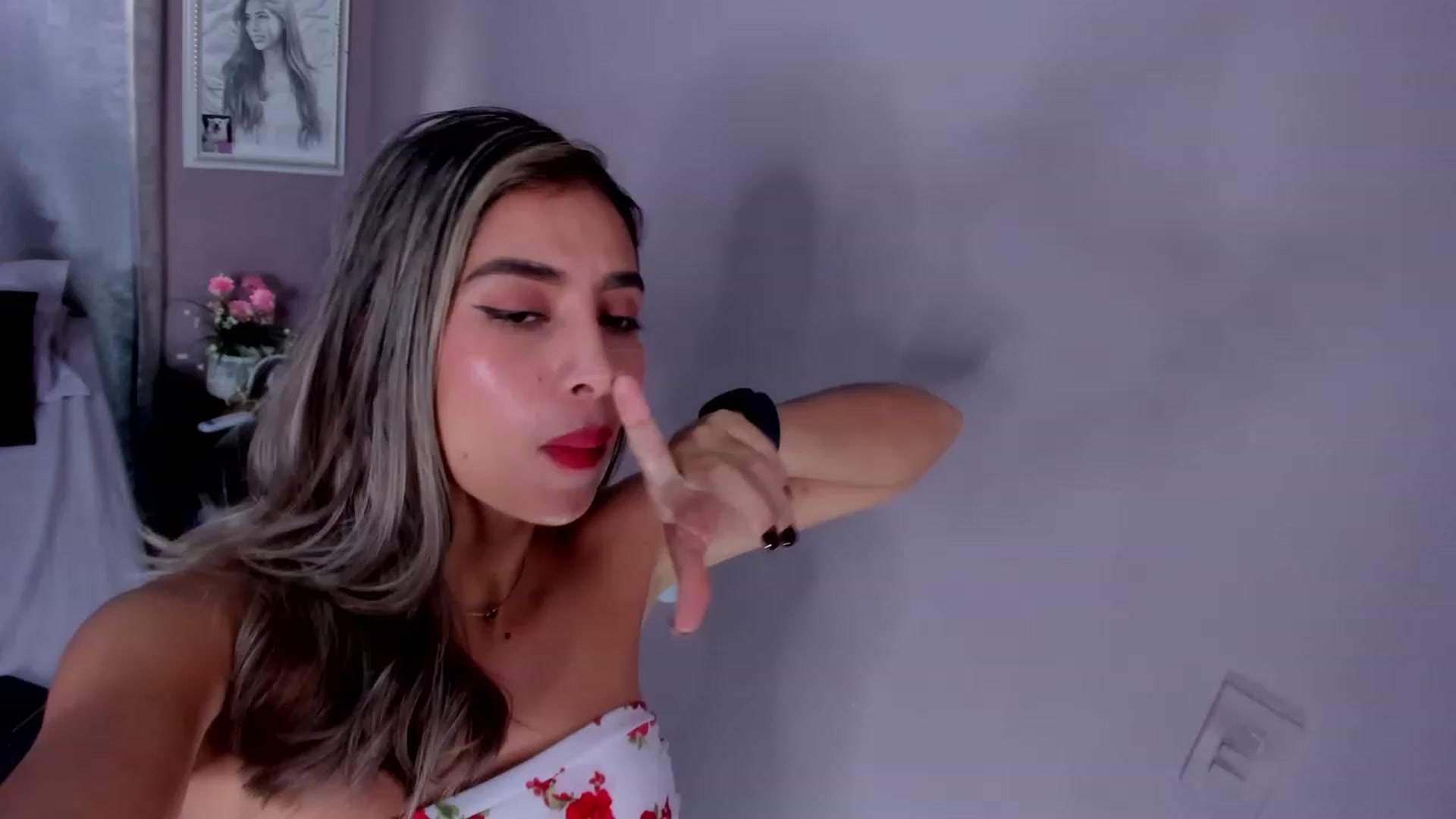 Gallery image thumbnail from AnaRosas's myfreecams stream on, 06/10/2023, 15:25 image 1 of 20
