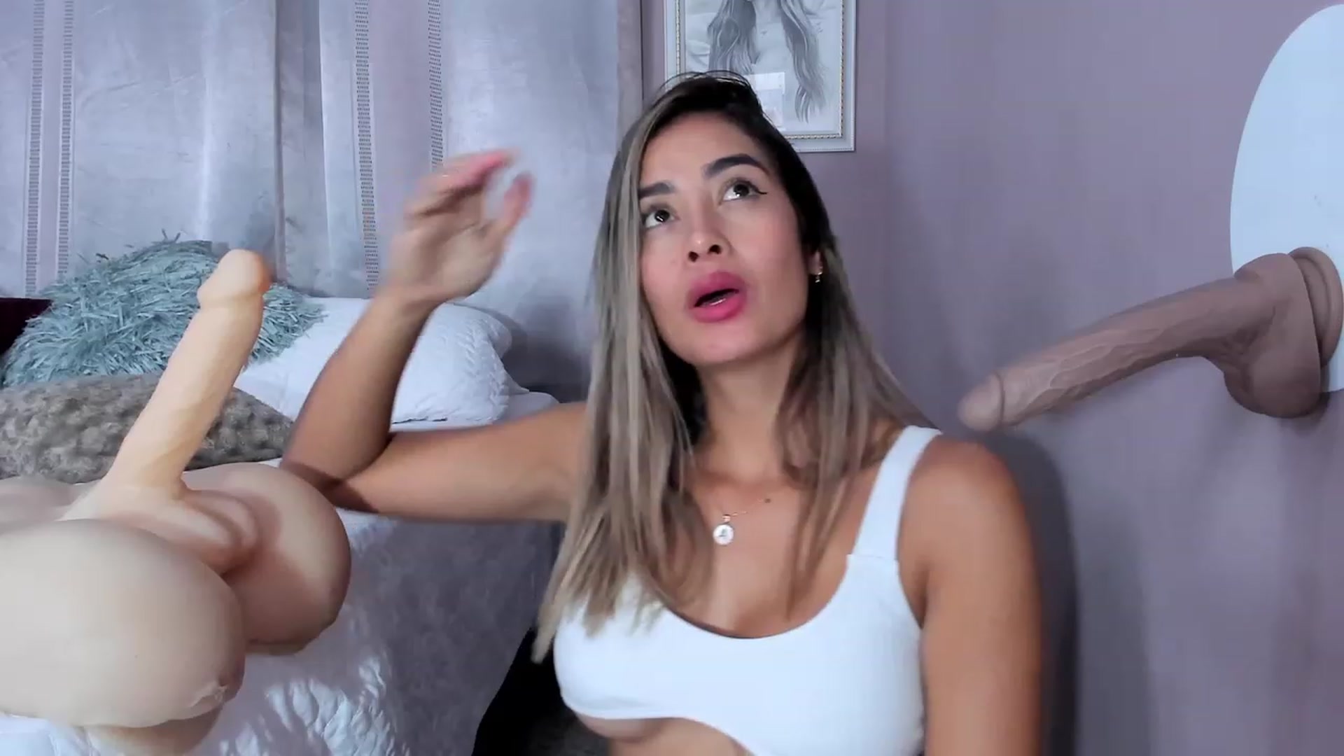 Gallery image thumbnail from AnaRosas's myfreecams stream on, 07/28/2023, 16:32 image 12 of 20