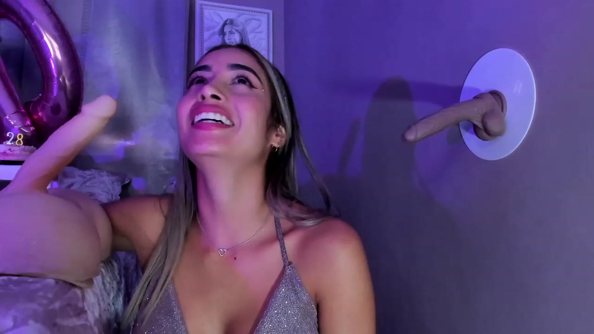 Gallery image thumbnail from AnaRosas's myfreecams stream on, 08/08/2023, 19:15 image 19 of 20