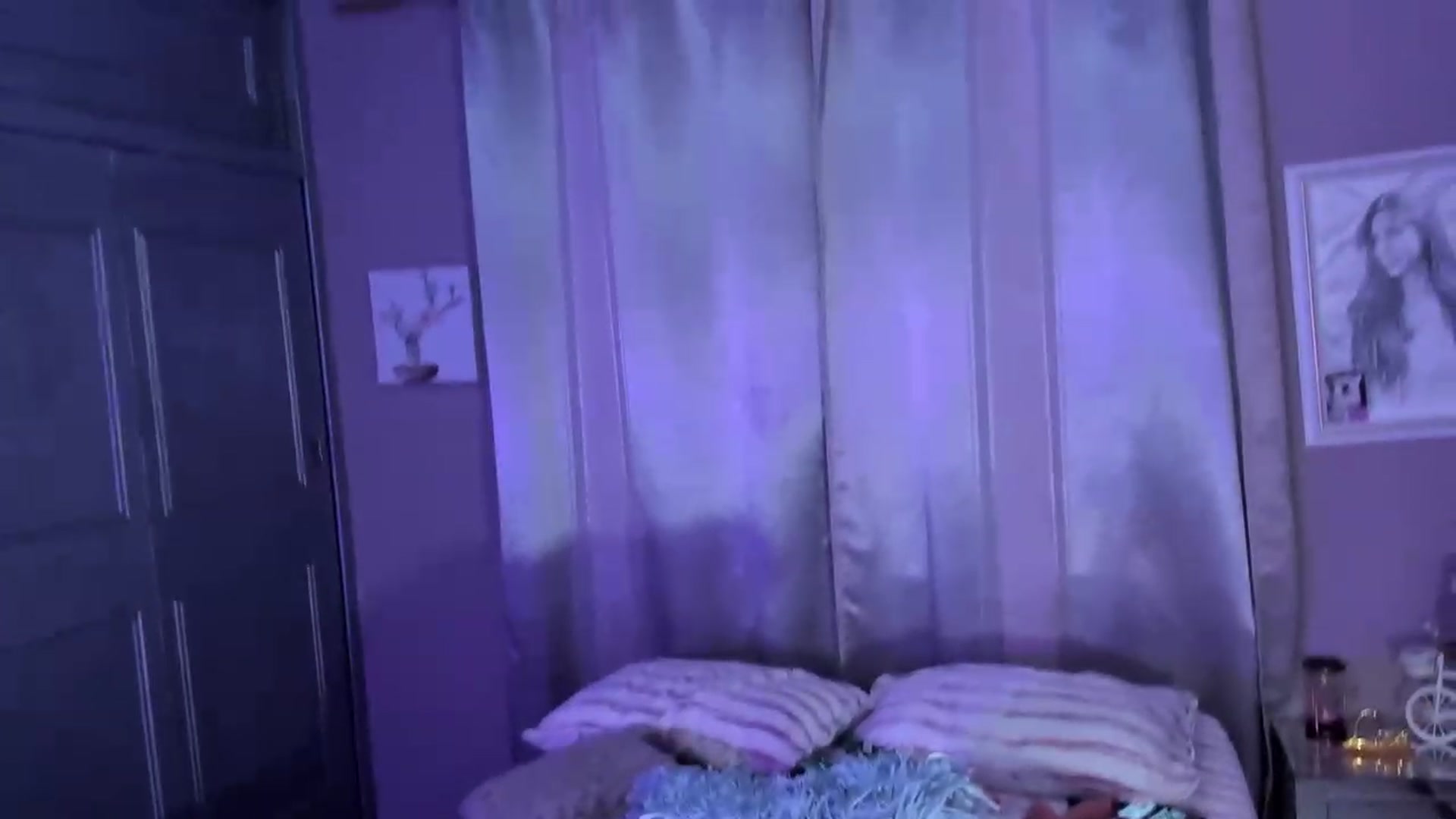 Gallery image thumbnail from AnaRosas's myfreecams stream on, 09/22/2023, 20:37 image 13 of 20