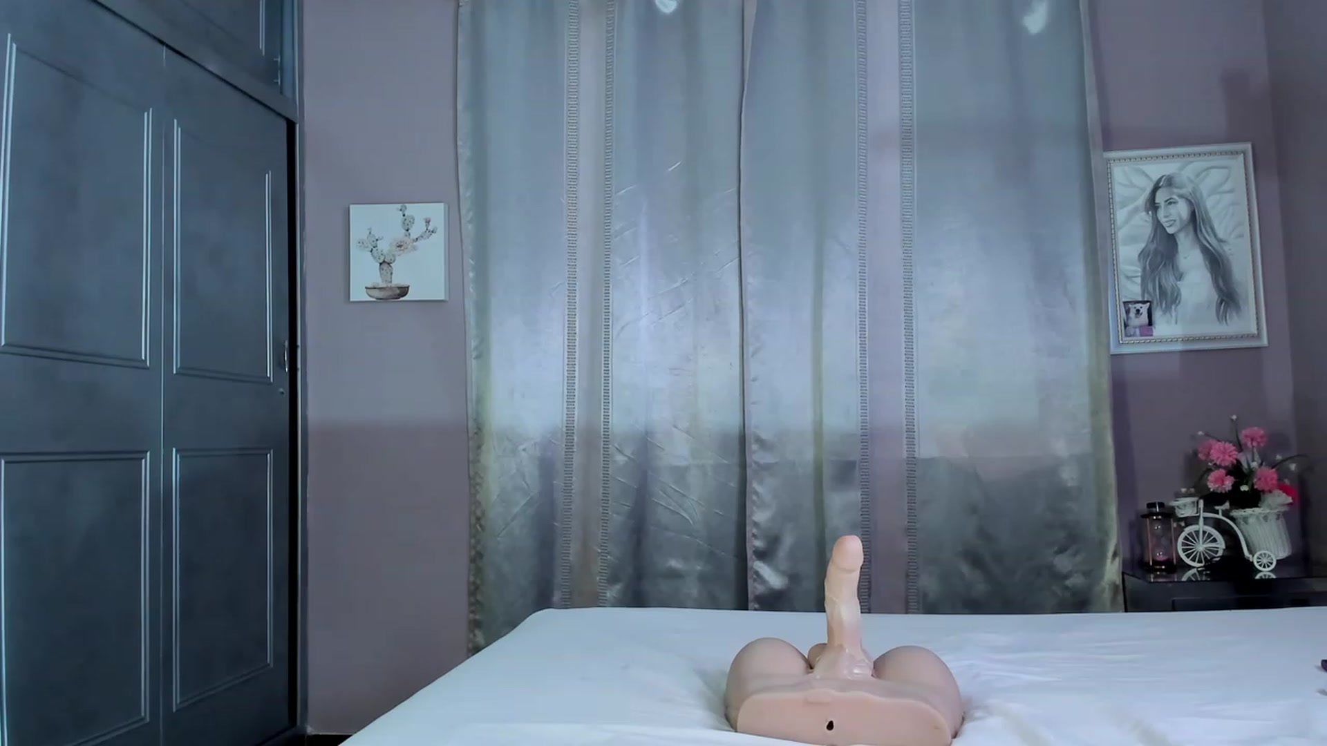 Gallery image thumbnail from AnaRosas's myfreecams stream on, 12/19/2023, 15:40 image 1 of 20