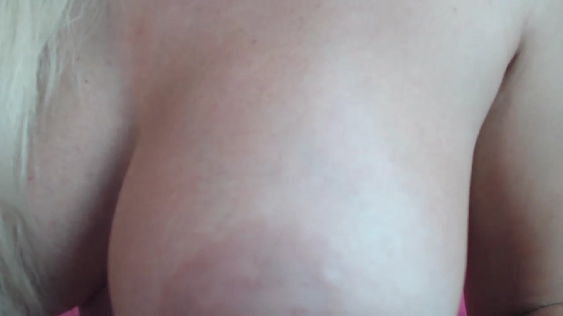 Gallery image thumbnail from AnaSpicy's myfreecams stream on, 11/25/2022, 13:15 image 6 of 20