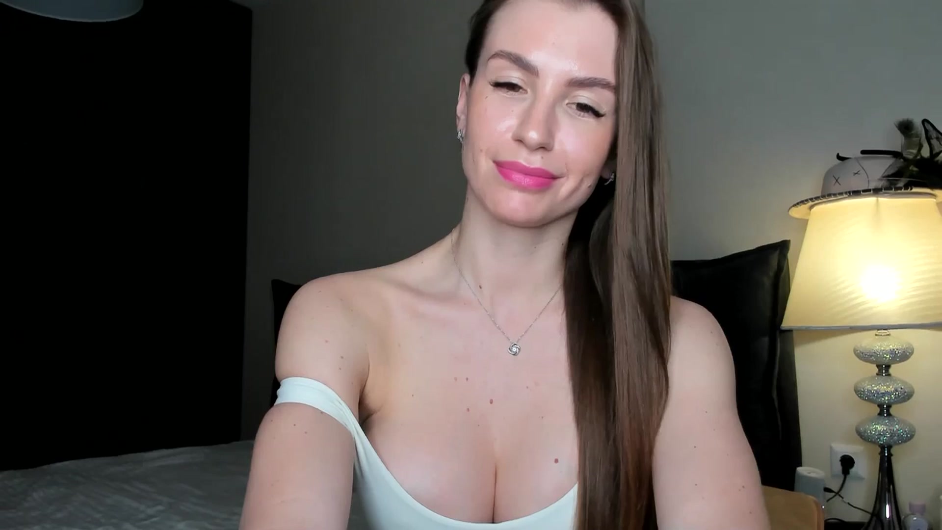 Gallery image thumbnail from AnaStyx's myfreecams stream on, 05/03/2024, 17:44 image 14 of 20
