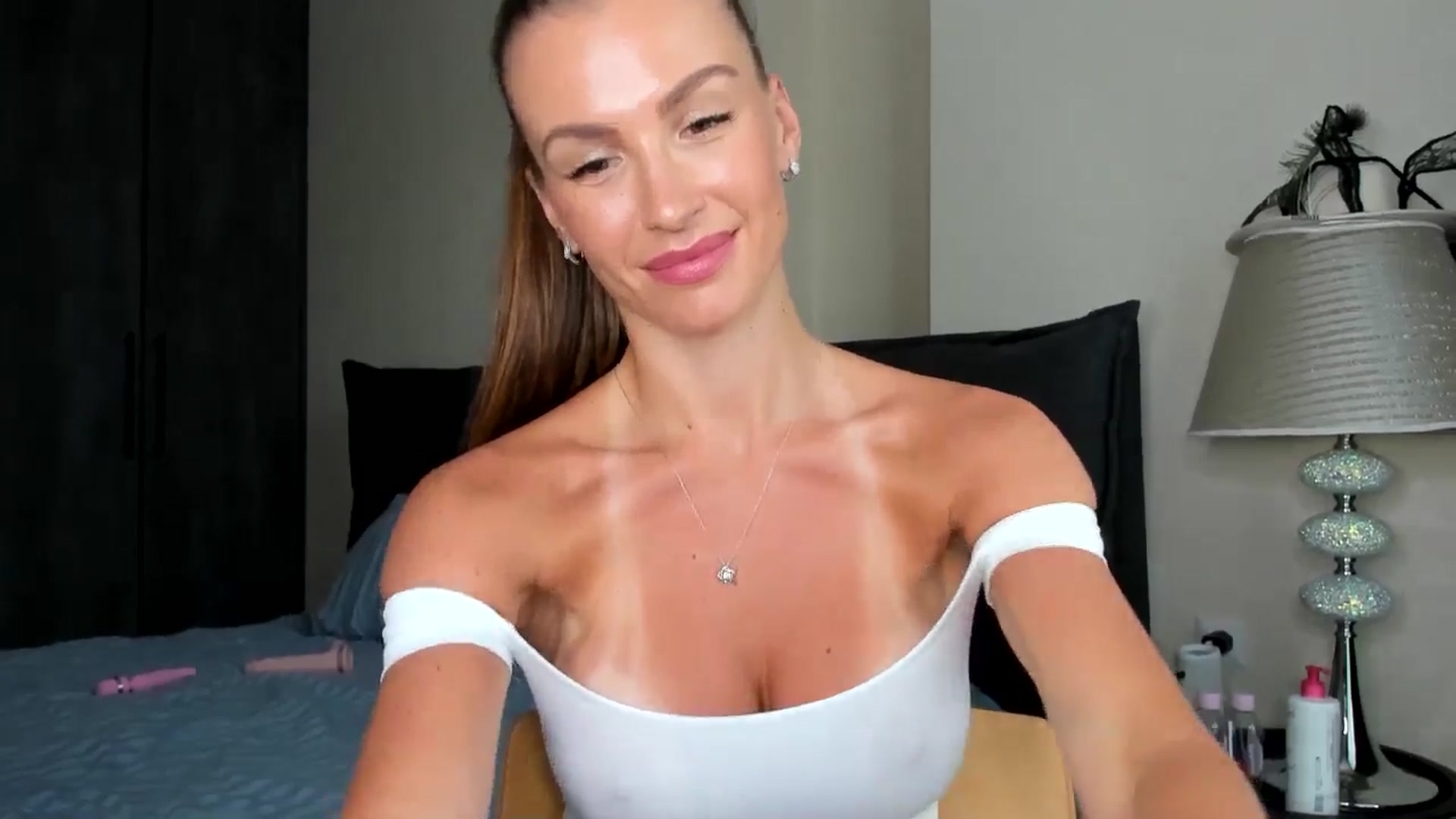 Gallery image thumbnail from AnaStyx's myfreecams stream on, 07/26/2024, 13:23 image 15 of 20