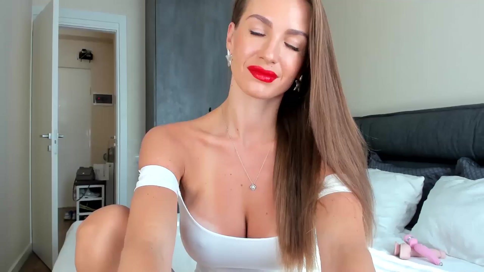 Gallery image thumbnail from AnaStyx's myfreecams stream on, 09/13/2024, 13:25 image 7 of 20
