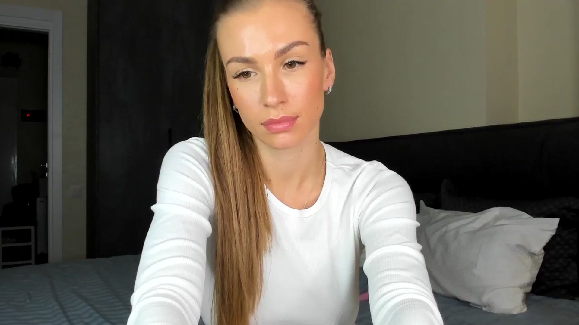 Gallery image thumbnail from AnaStyx's myfreecams stream on, 10/14/2024, 18:15 image 17 of 20