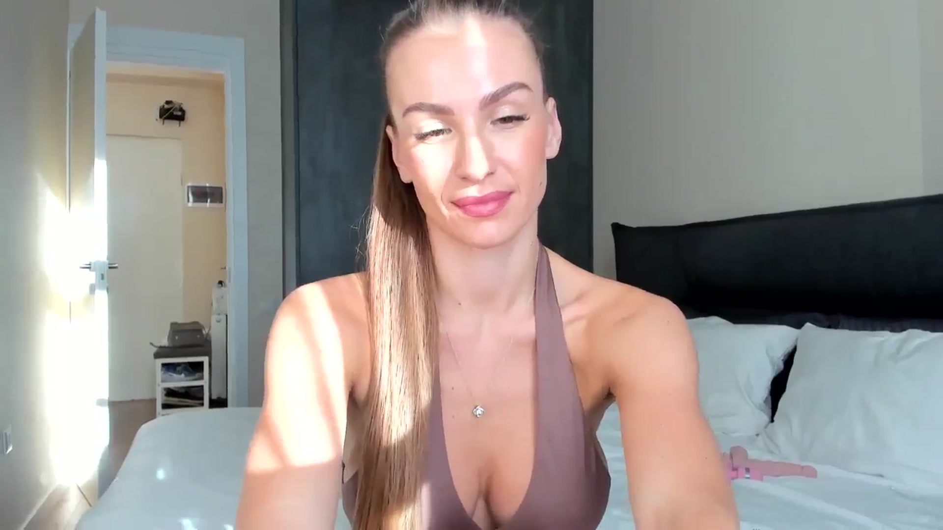 Gallery image thumbnail from AnaStyx's myfreecams stream on, 10/18/2024, 14:23 image 6 of 20
