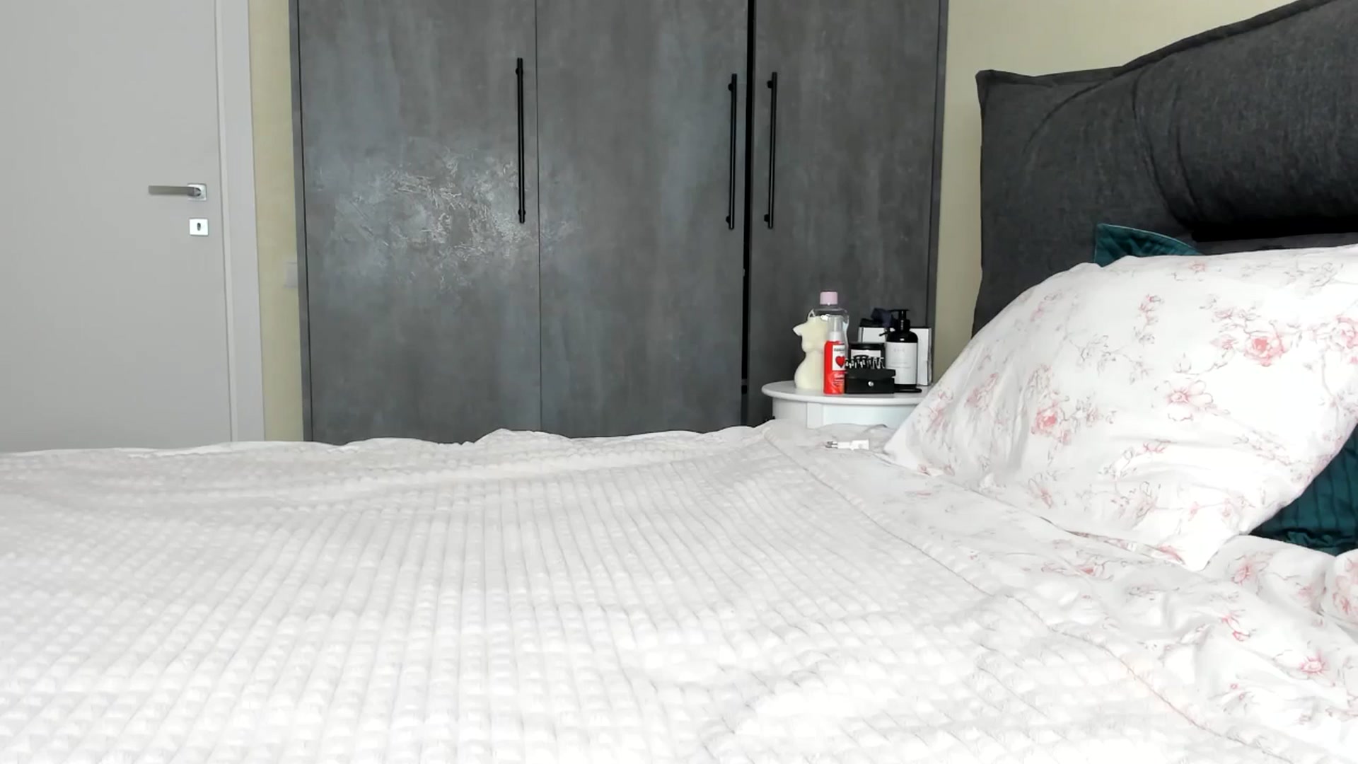 Gallery image thumbnail from AnaStyx's myfreecams stream on, 12/10/2024, 14:10 image 13 of 20