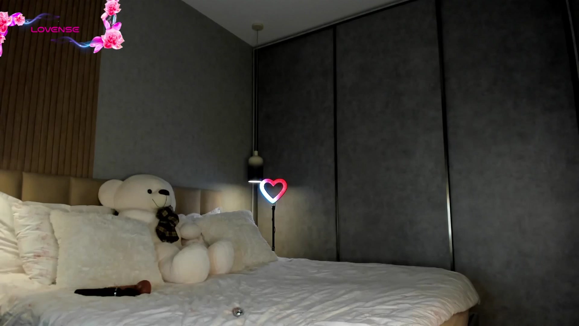 Gallery image thumbnail from AnaStyx's myfreecams stream on, 03/05/2026, 17:30 image 16 of 20