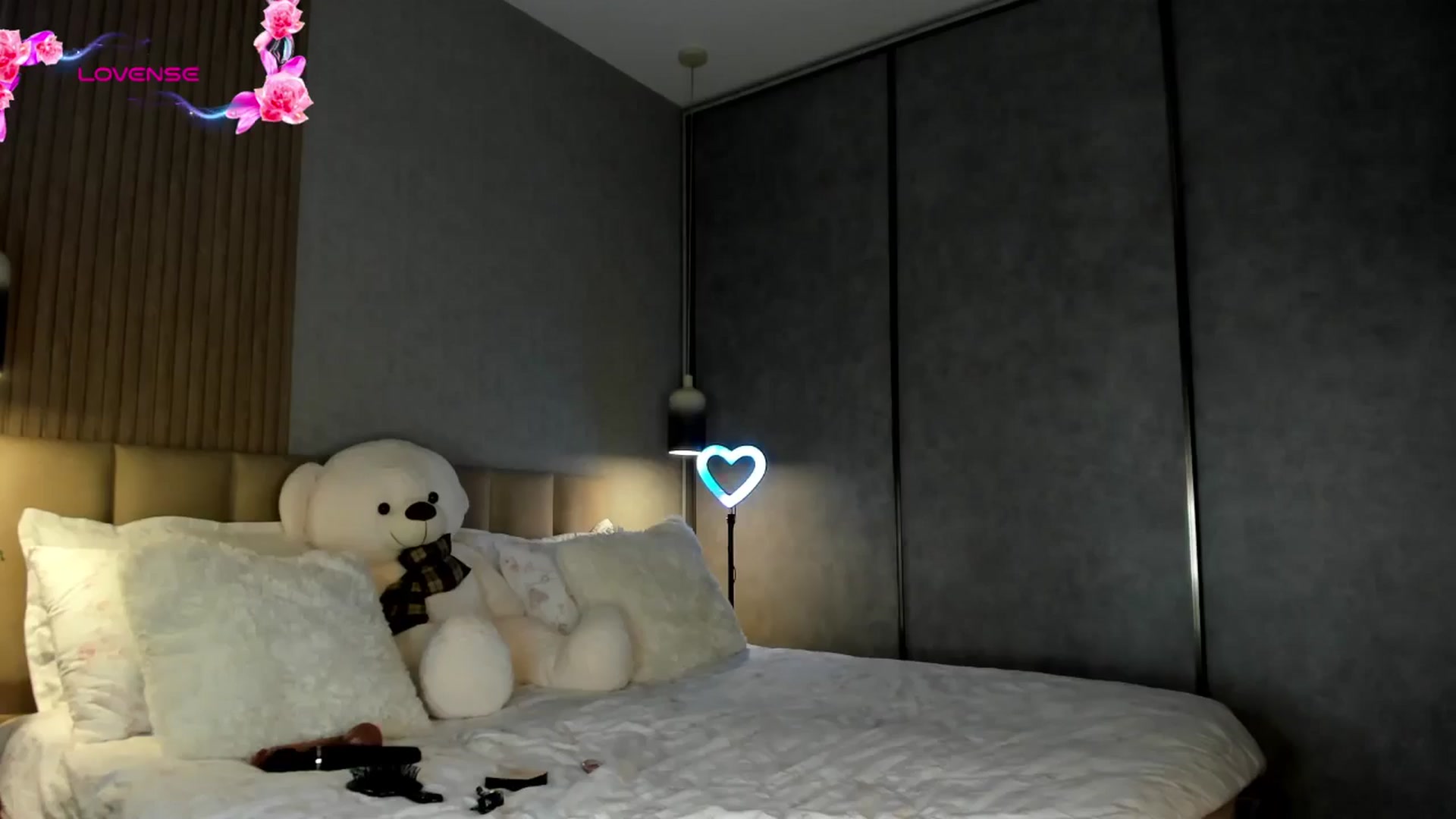 Gallery image thumbnail from AnaStyx's myfreecams stream on, 03/06/2026, 16:58 image 12 of 20