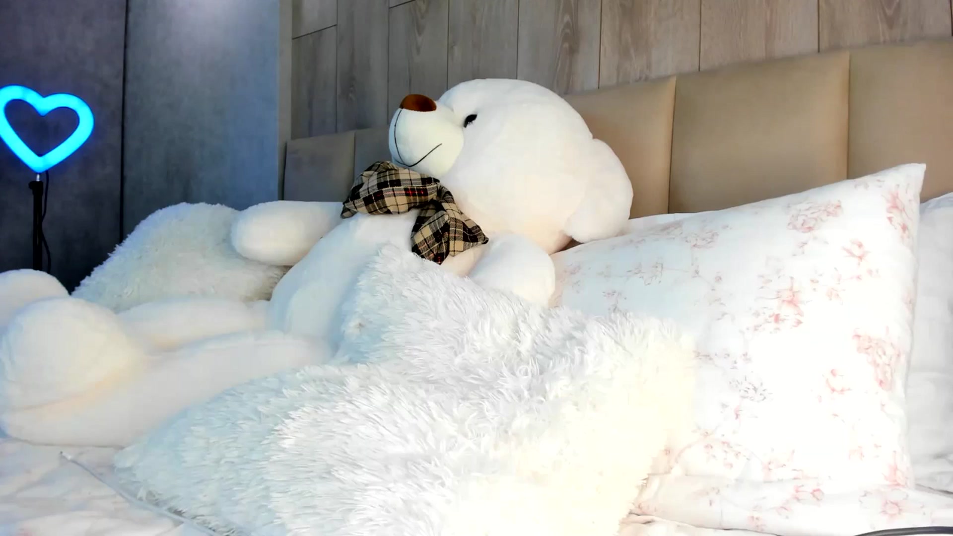 Gallery image thumbnail from AnaStyx's myfreecams stream on, 03/12/2026, 13:24 image 3 of 20