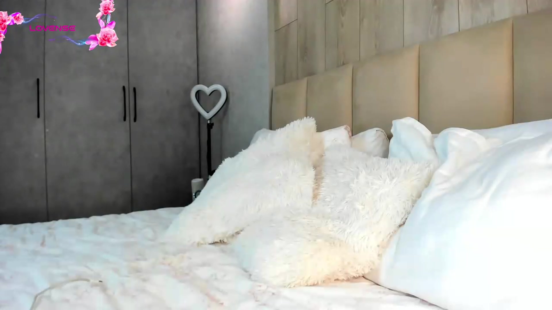 Gallery image thumbnail from AnaStyx's myfreecams stream on, 07/30/2026, 15:31 image 16 of 20