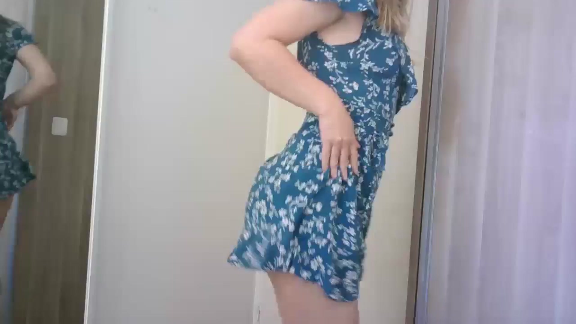 Gallery image thumbnail from Ana_Alexis's myfreecams stream on, 06/25/2024, 09:01 image 9 of 20