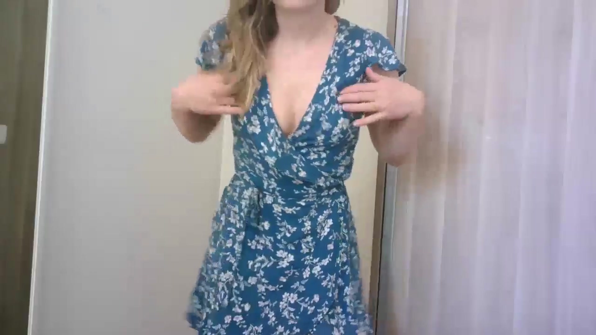 Gallery image thumbnail from Ana_Alexis's myfreecams stream on, 06/25/2024, 09:01 image 18 of 20