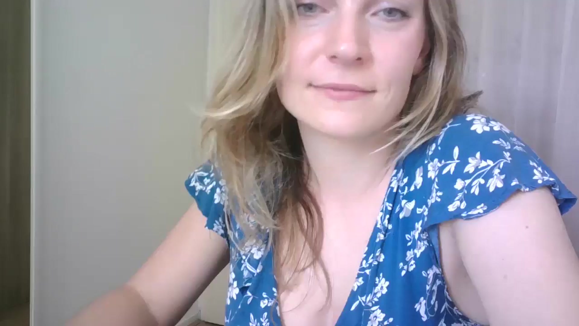 Gallery image thumbnail from Ana_Alexis's myfreecams stream on, 06/25/2024, 11:57 image 8 of 20
