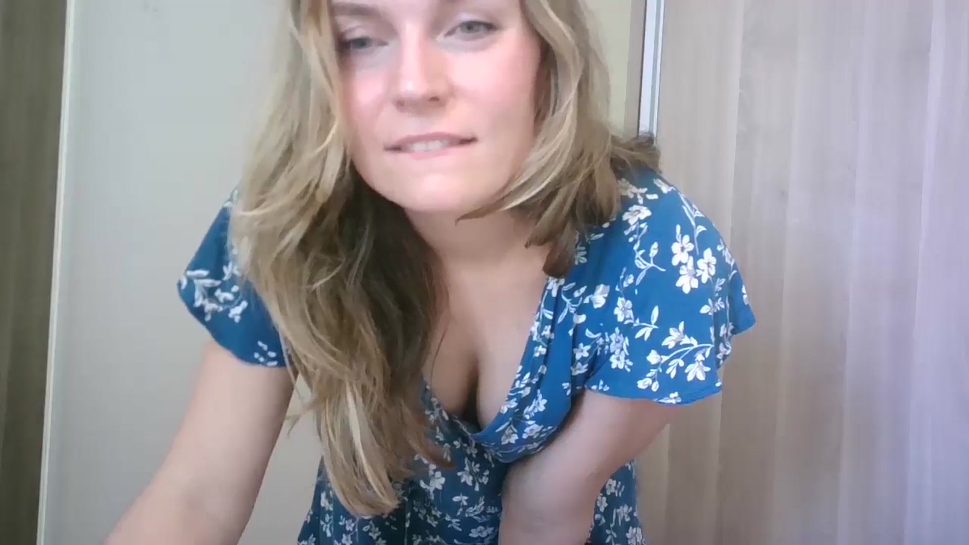 Gallery image thumbnail from Ana_Alexis's myfreecams stream on, 06/25/2024, 11:57 image 4 of 20