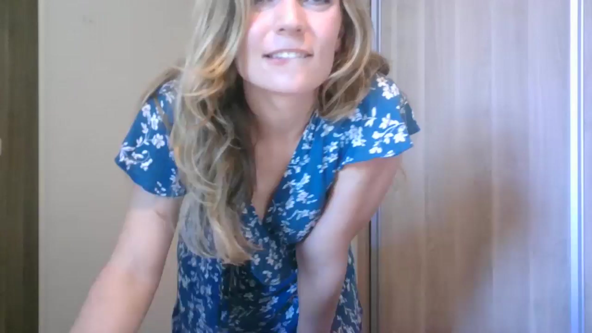 Gallery image thumbnail from Ana_Alexis's myfreecams stream on, 06/25/2024, 17:40 image 8 of 20