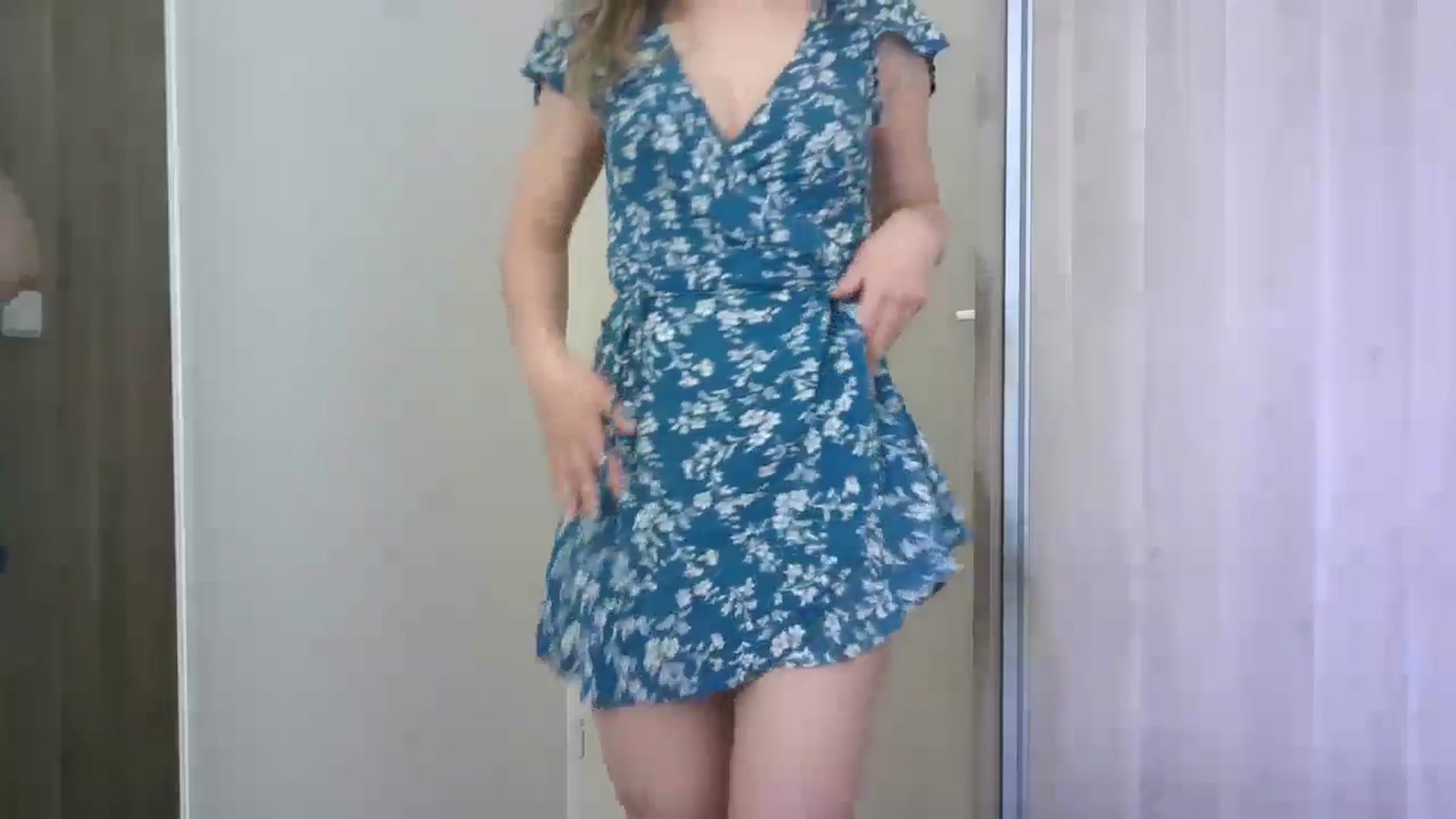 Gallery image thumbnail from Ana_Alexis's myfreecams stream on, 06/26/2024, 12:05 image 4 of 20