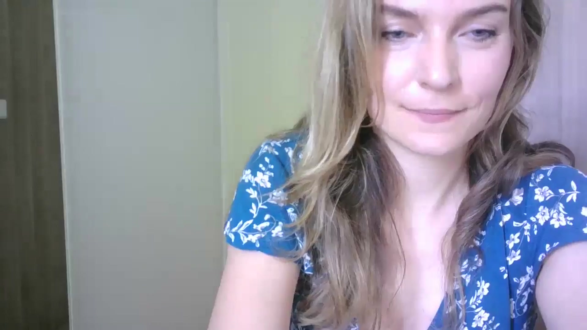 Gallery image thumbnail from Ana_Alexis's myfreecams stream on, 06/26/2024, 12:05 image 9 of 20