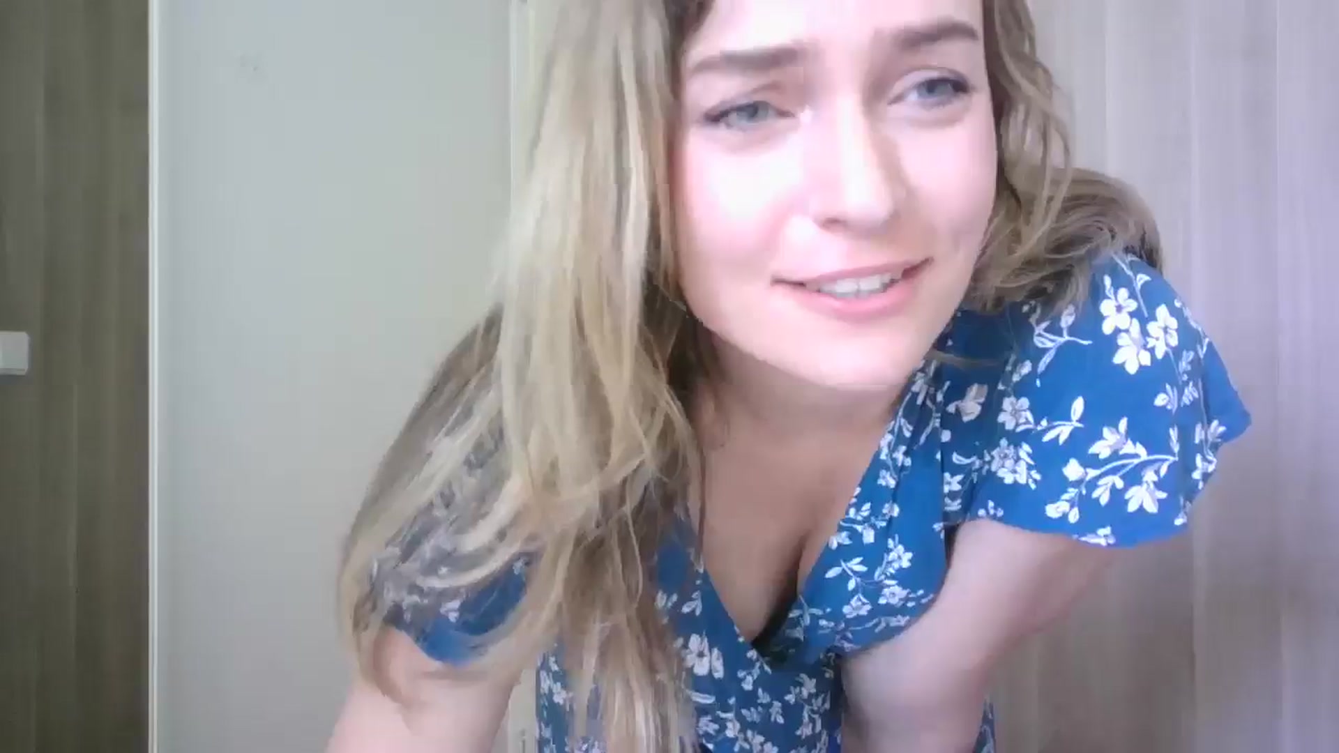 Gallery image thumbnail from Ana_Alexis's myfreecams stream on, 06/26/2024, 12:05 image 3 of 20
