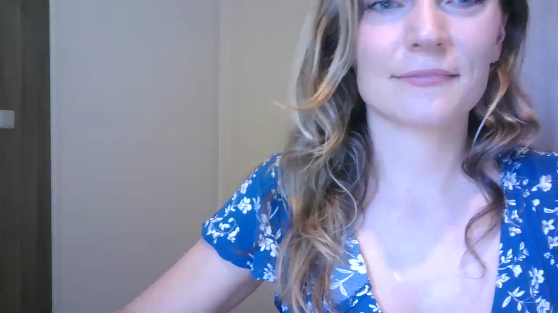 Gallery image thumbnail from Ana_Alexis's myfreecams stream on, 06/26/2024, 18:12 image 16 of 20