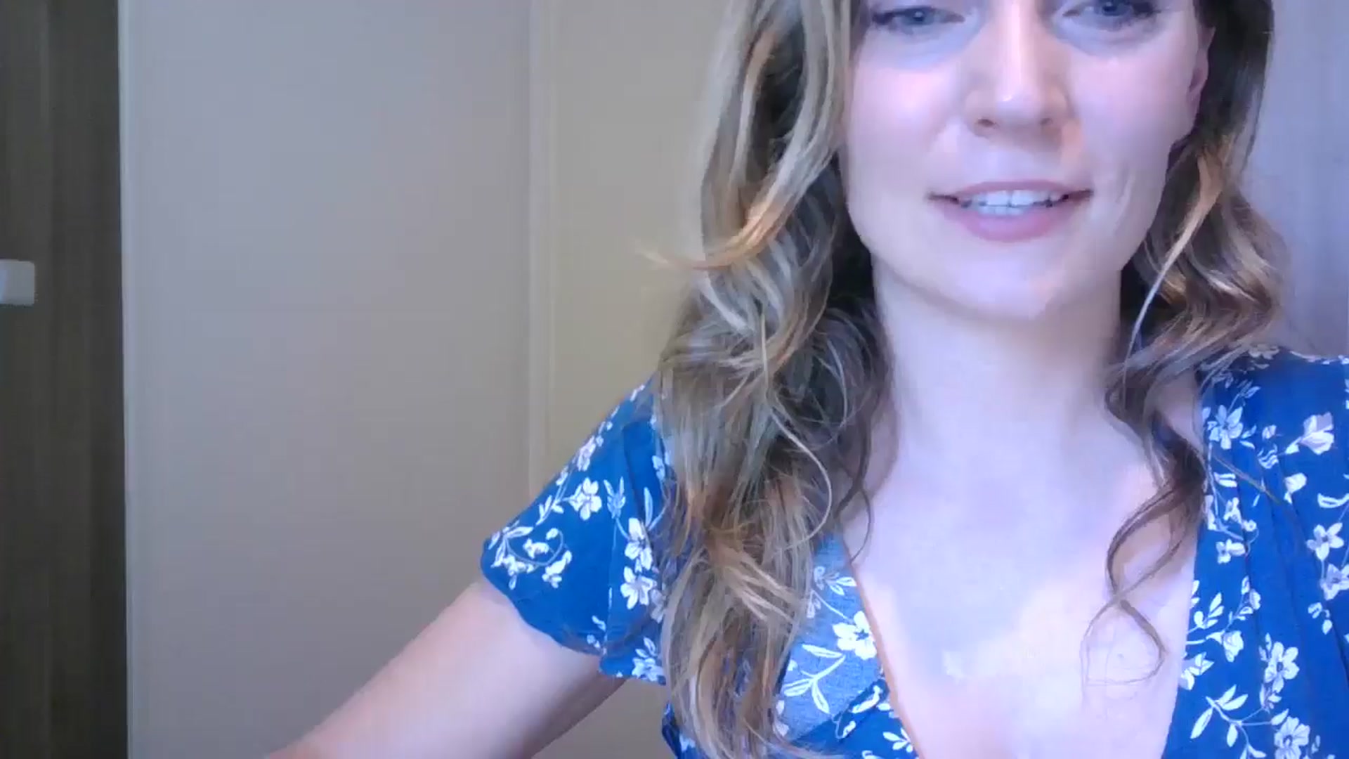 Gallery image thumbnail from Ana_Alexis's myfreecams stream on, 06/26/2024, 18:12 image 17 of 20