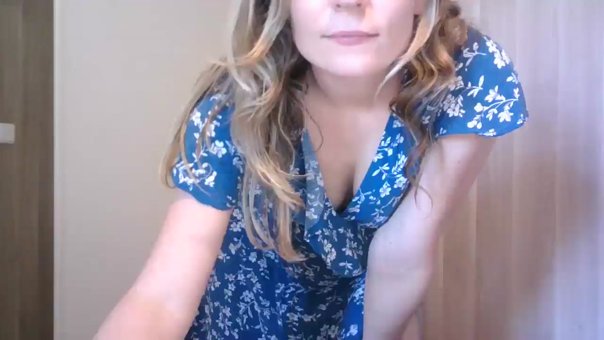 Gallery image thumbnail from Ana_Alexis's myfreecams stream on, 06/26/2024, 18:12 image 12 of 20