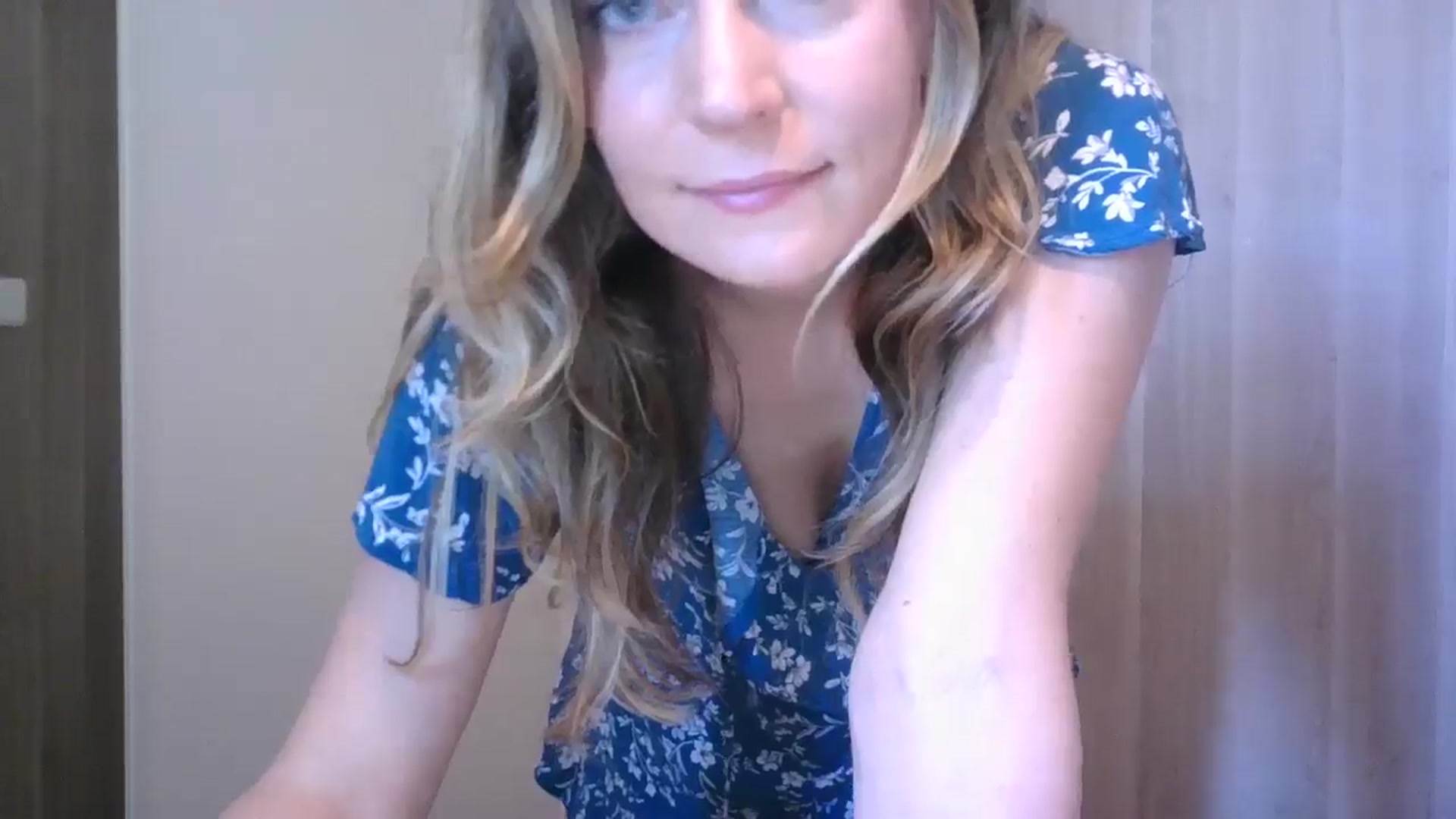 Gallery image thumbnail from Ana_Alexis's myfreecams stream on, 06/26/2024, 18:12 image 4 of 20