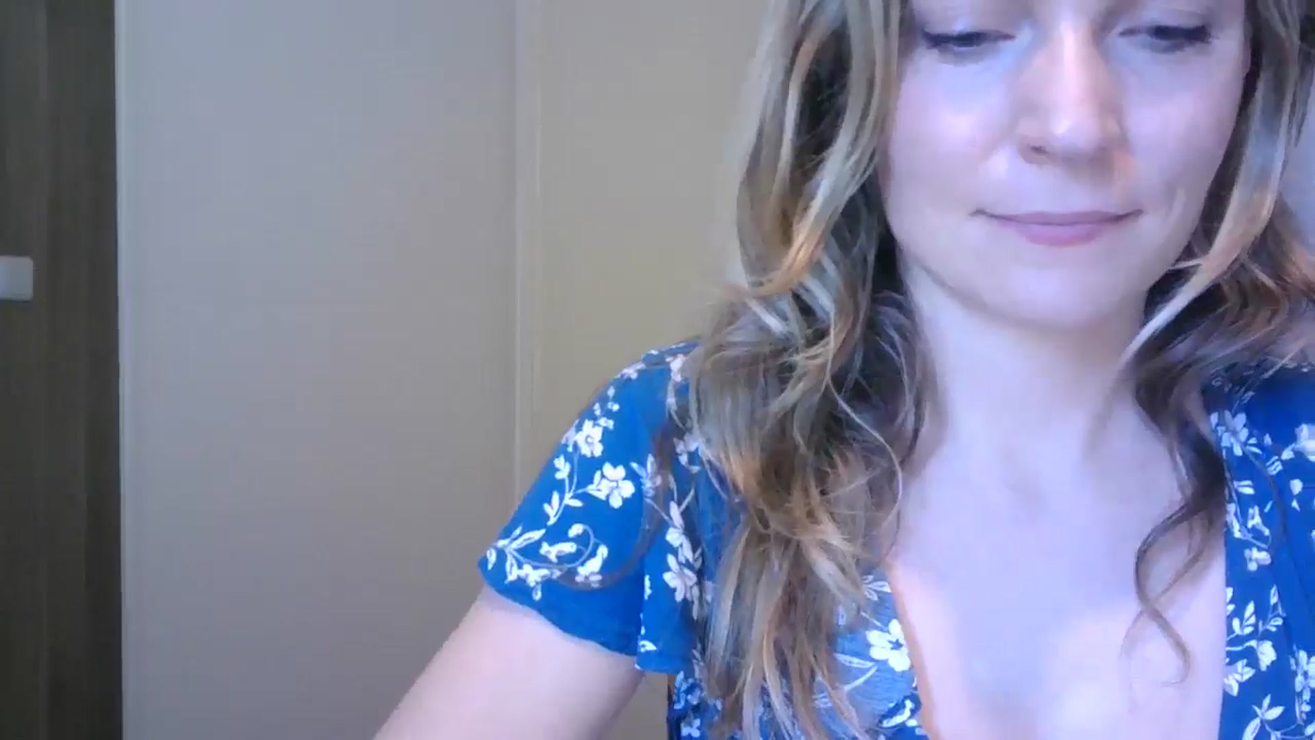 Gallery image thumbnail from Ana_Alexis's myfreecams stream on, 06/26/2024, 18:12 image 15 of 20