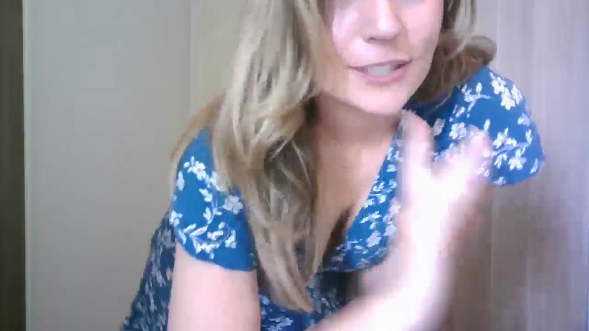 Gallery image thumbnail from Ana_Alexis's myfreecams stream on, 06/27/2024, 12:52 image 8 of 20