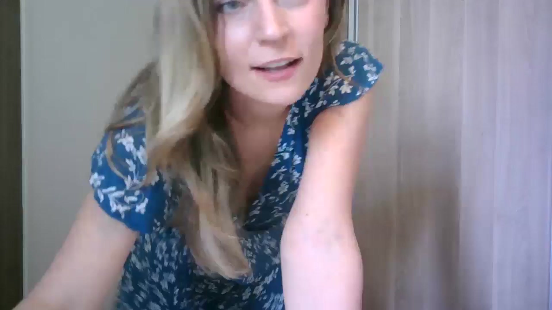 Gallery image thumbnail from Ana_Alexis's myfreecams stream on, 06/27/2024, 12:52 image 5 of 20