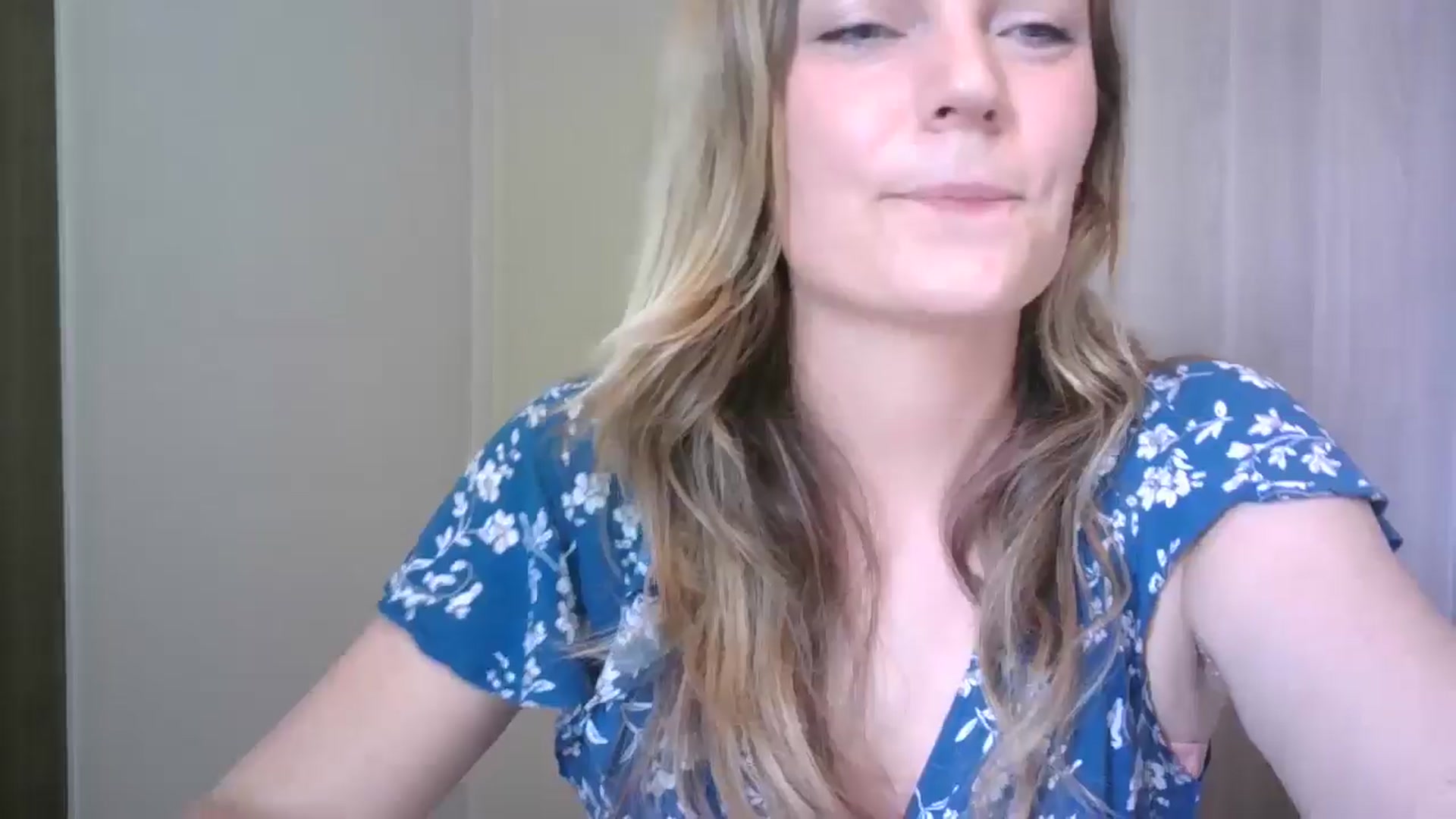 Gallery image thumbnail from Ana_Alexis's myfreecams stream on, 06/27/2024, 12:52 image 4 of 20