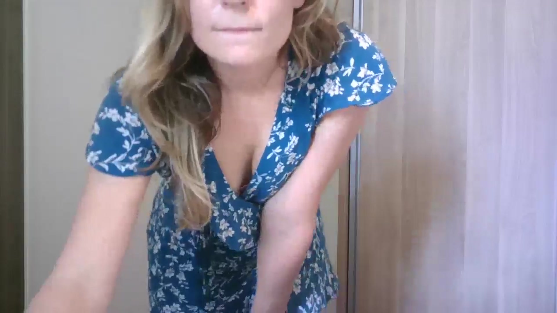 Gallery image thumbnail from Ana_Alexis's myfreecams stream on, 06/27/2024, 12:52 image 15 of 20