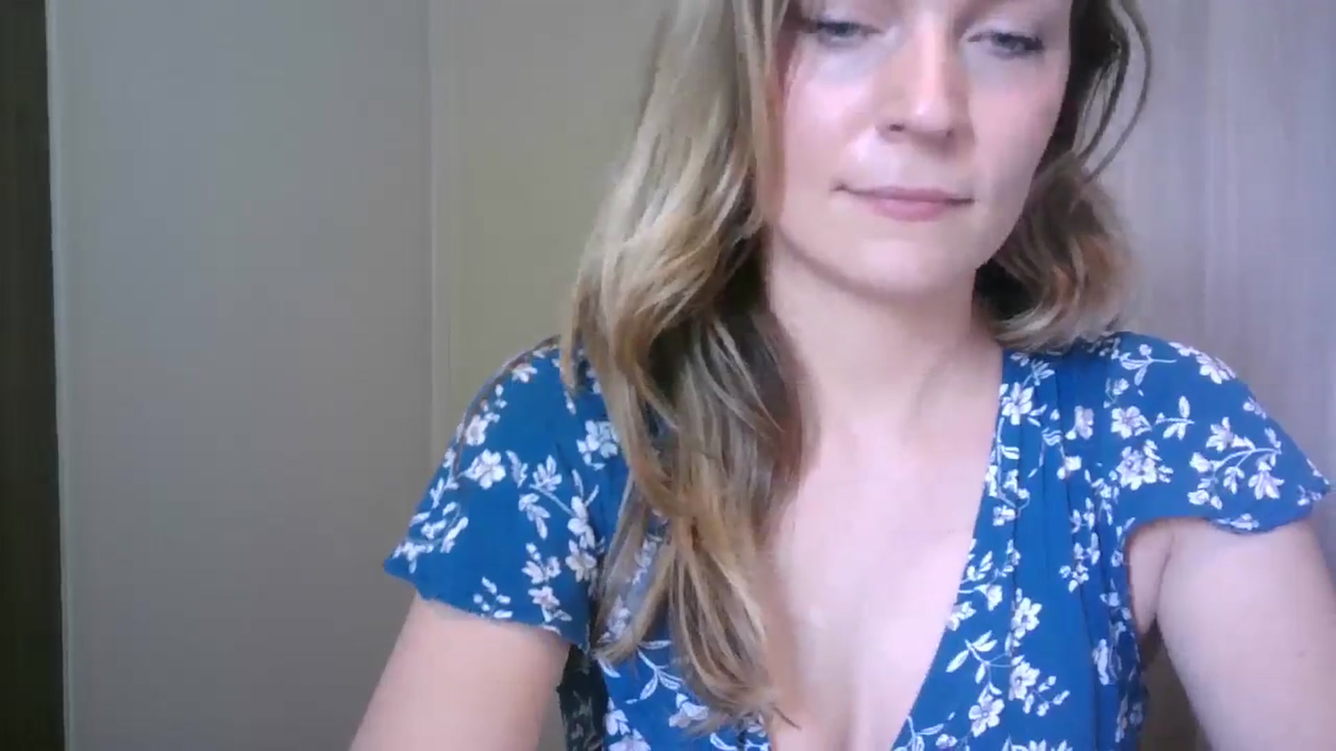 Gallery image thumbnail from Ana_Alexis's myfreecams stream on, 06/27/2024, 12:52 image 7 of 20