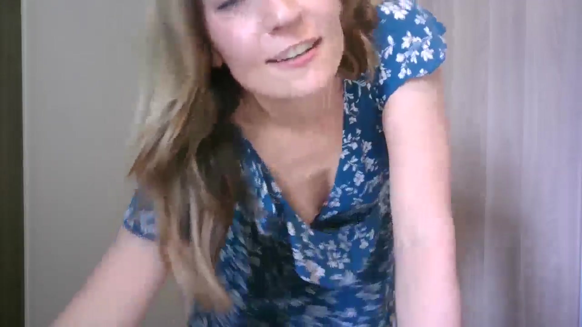 Gallery image thumbnail from Ana_Alexis's myfreecams stream on, 06/27/2024, 12:52 image 6 of 20