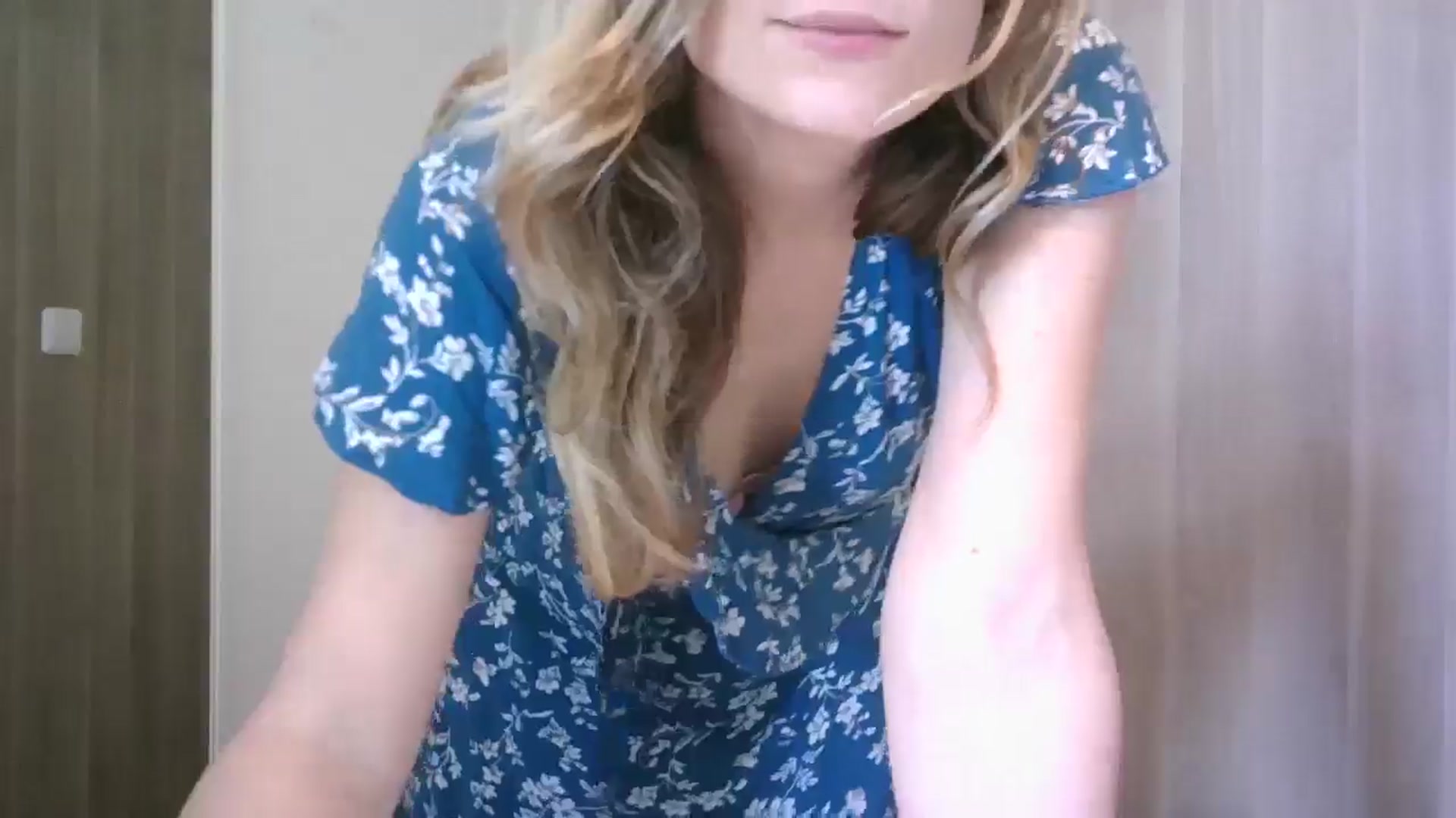 Gallery image thumbnail from Ana_Alexis's myfreecams stream on, 06/27/2024, 13:17 image 17 of 20