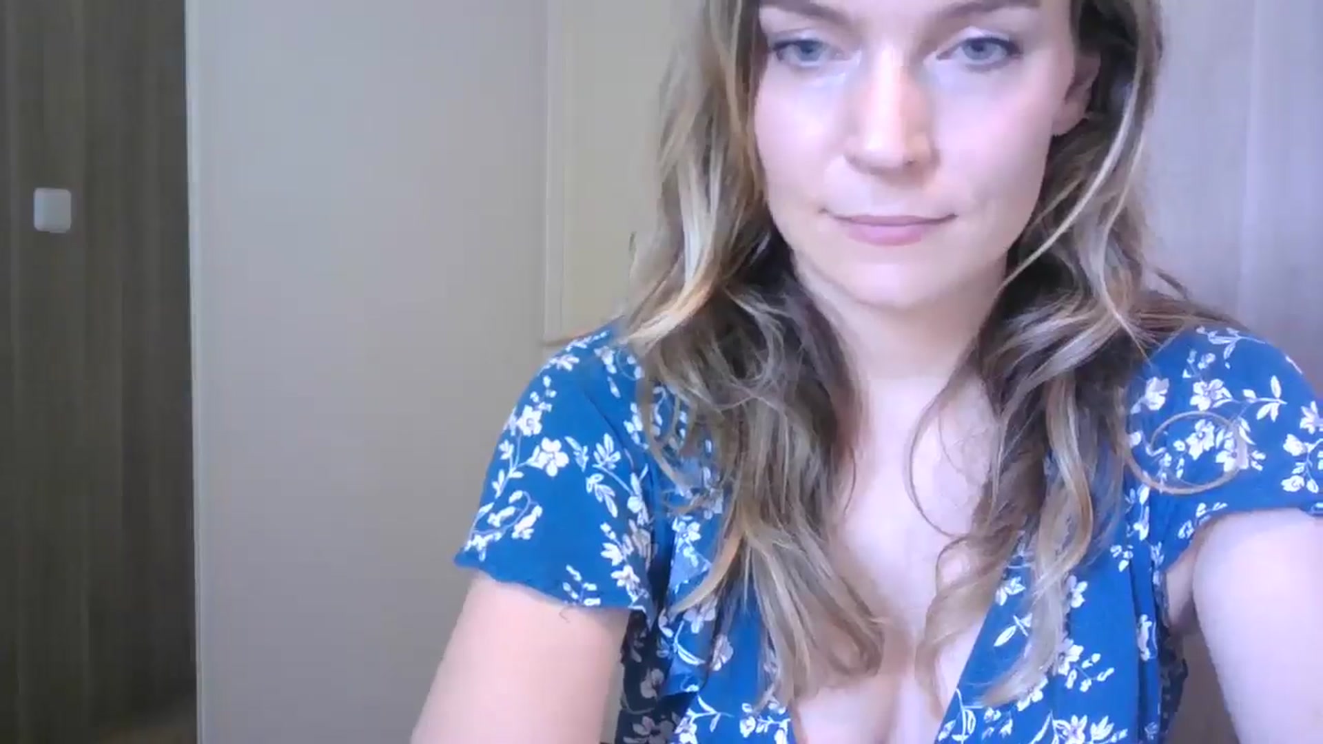 Gallery image thumbnail from Ana_Alexis's myfreecams stream on, 06/27/2024, 13:31 image 12 of 20