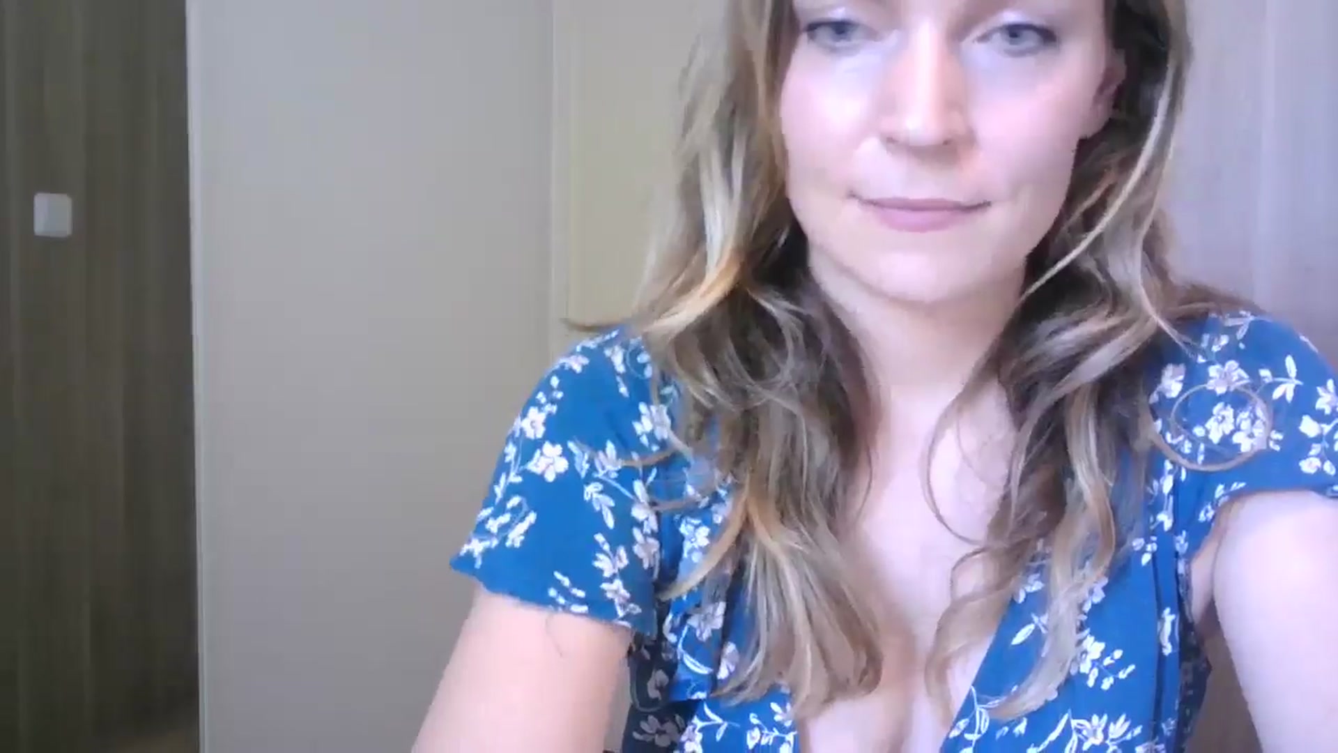 Gallery image thumbnail from Ana_Alexis's myfreecams stream on, 06/27/2024, 13:31 image 10 of 20