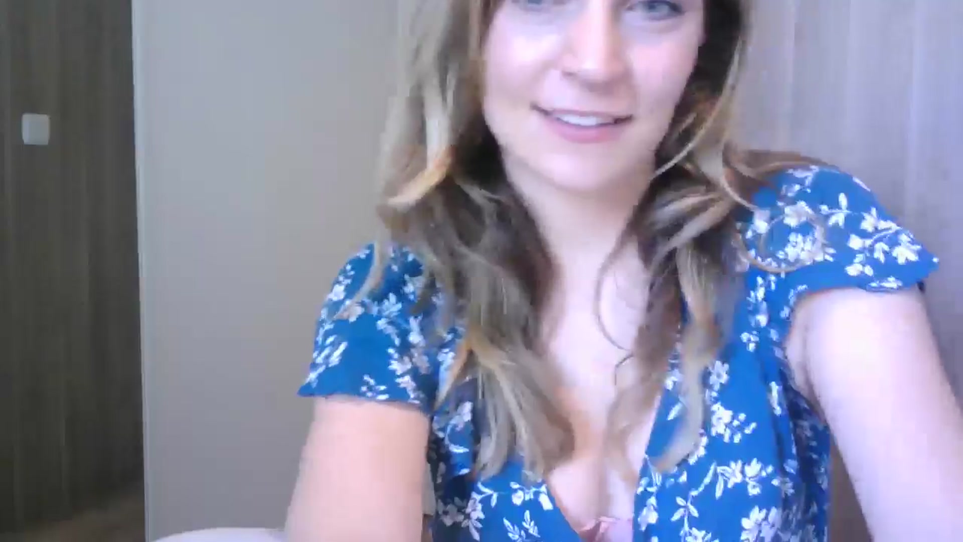 Gallery image thumbnail from Ana_Alexis's myfreecams stream on, 06/27/2024, 13:31 image 9 of 20